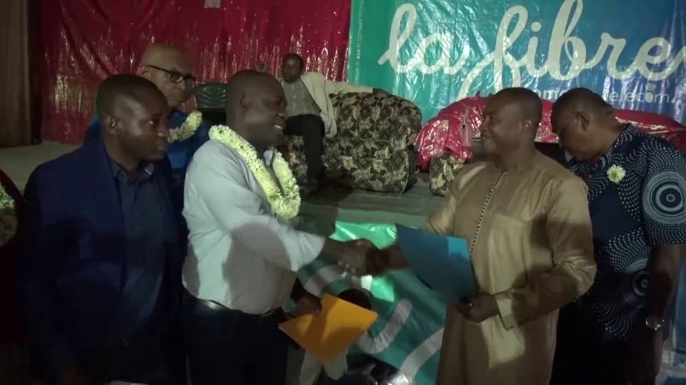 image Comores Télécom et l'équipe de volleyball de Nioumachoi signent un partenariat